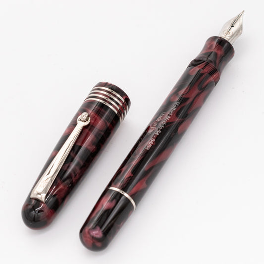 Molteni Modelo 54 Burgundy Acetate Fountain Pen