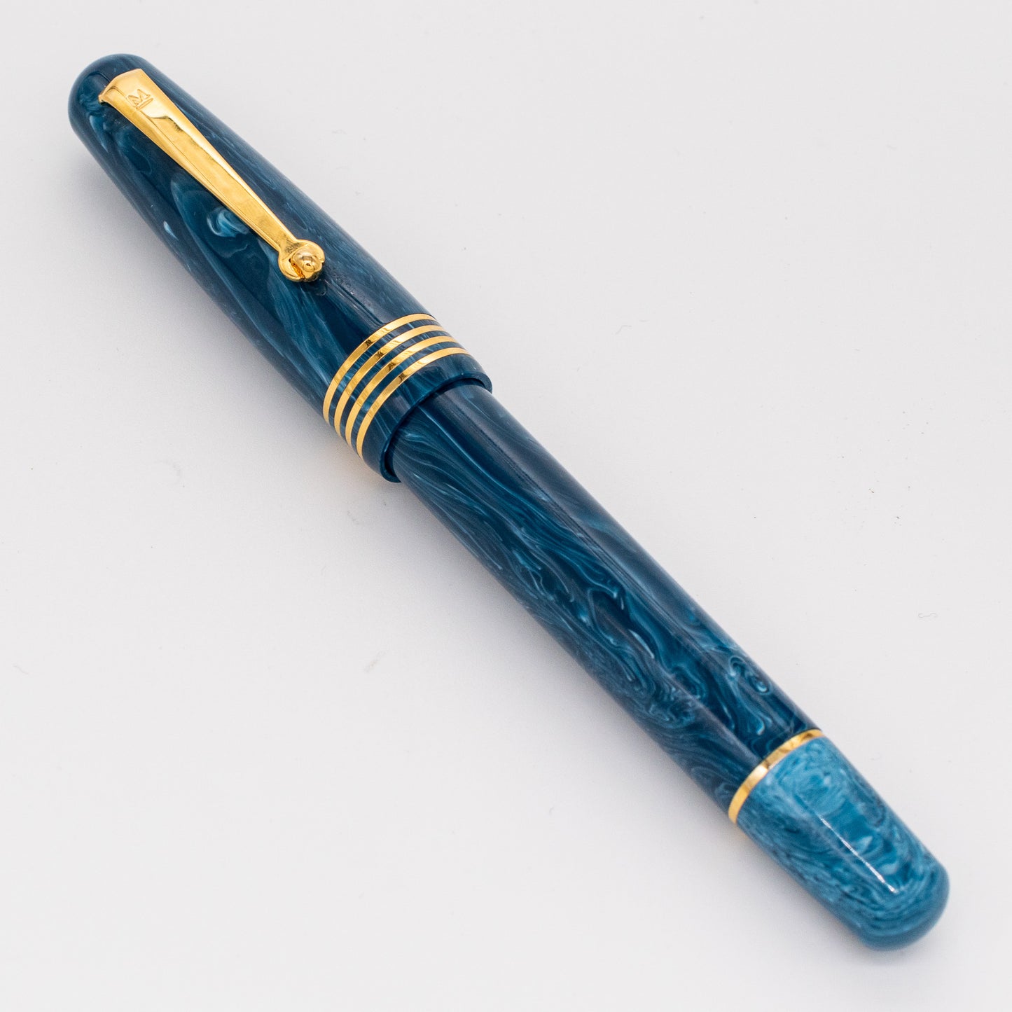 Molteni Modelo 54 Capri Blue & Gold Fountain Pen Capped