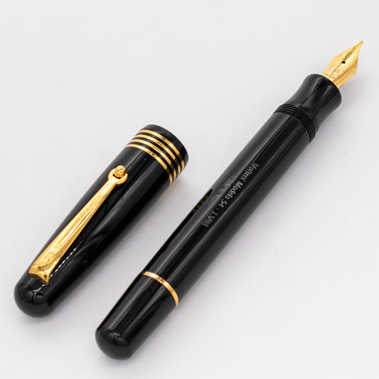 Molteni Modelo 54 Jet Black & Gold Fountain Pen